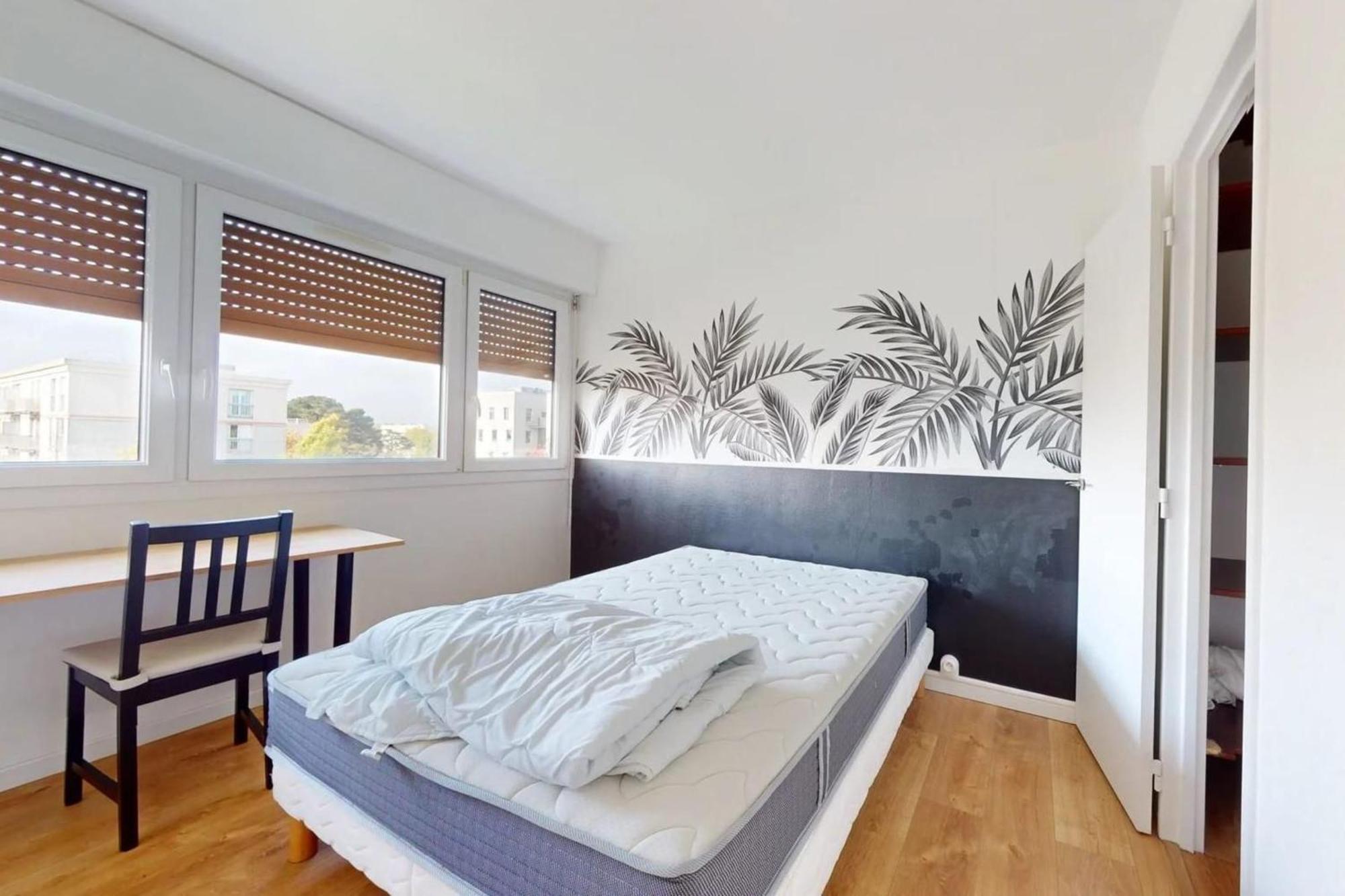 Appartement 4-rooms With Parking In *