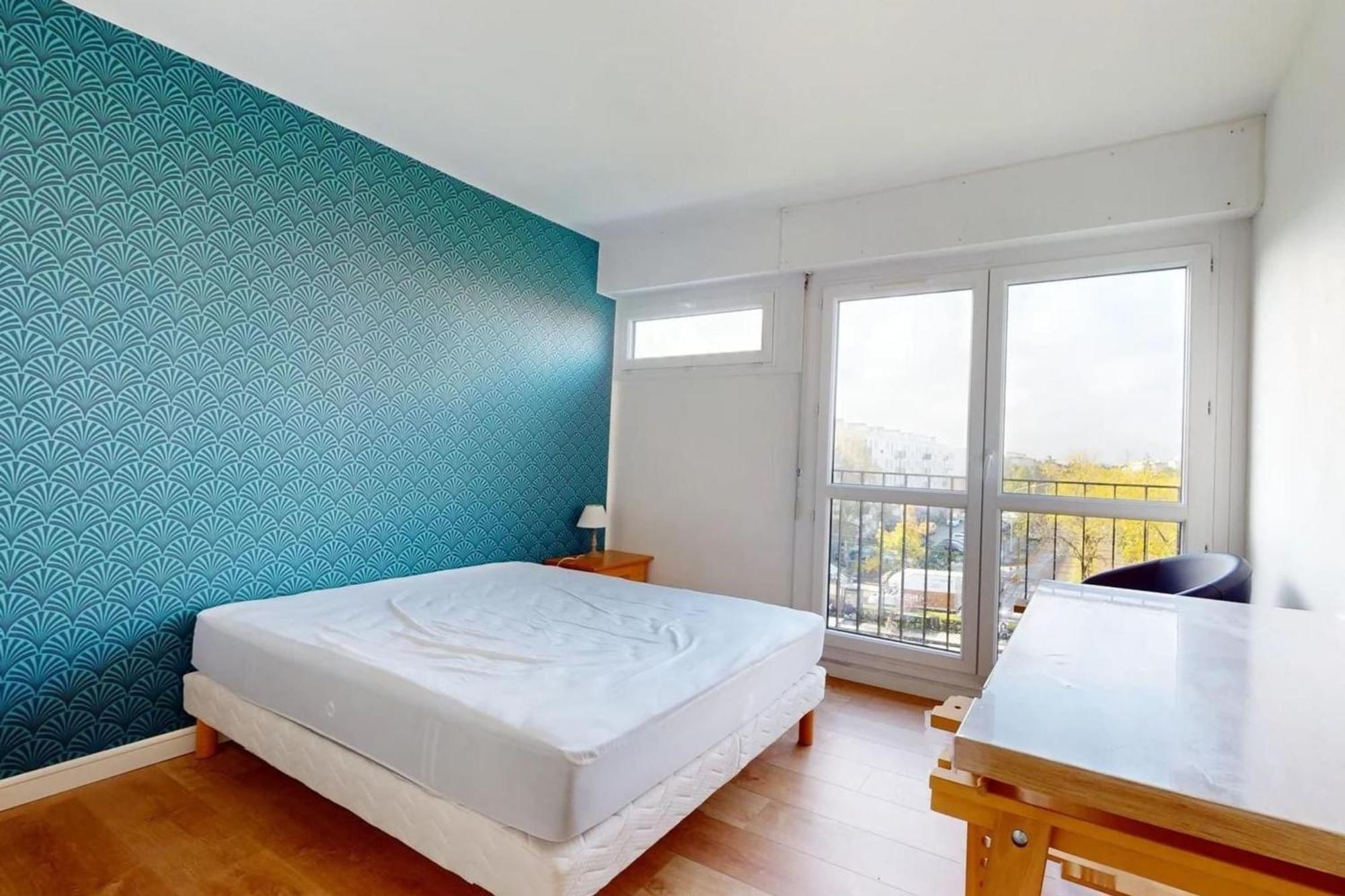 4-rooms With Parking In